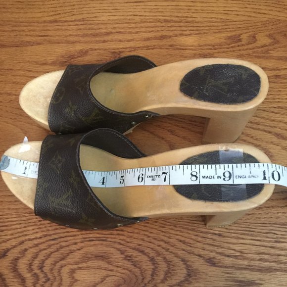 VINTAGE MULES CLOGS WOMENS 40 BROWN COATED CANVAS PLASTIC PLATFORM HEELS BOHO - Picture 7 of 16